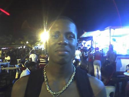 bn la c jeremy tjrs avec des blagues mai yes ail boug mwen pliss foss